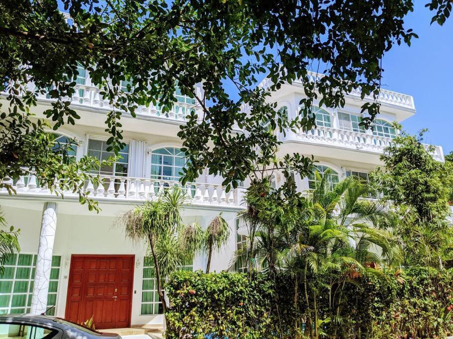 Apartment 6br 2kitchen Walk To 5th, Pool Roof 16limit *